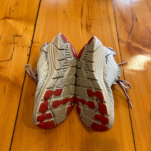 Hoka Rincon 2 - Women’s size 7 - Picture 2 of 6